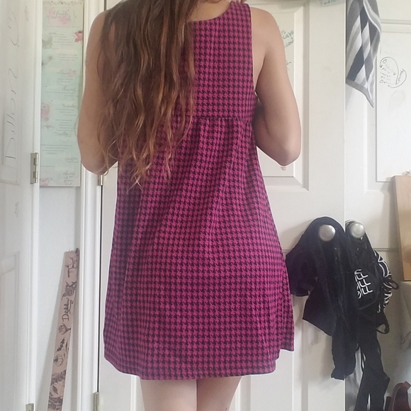 Pink Houndstooth Dress - Picture 4 of 10